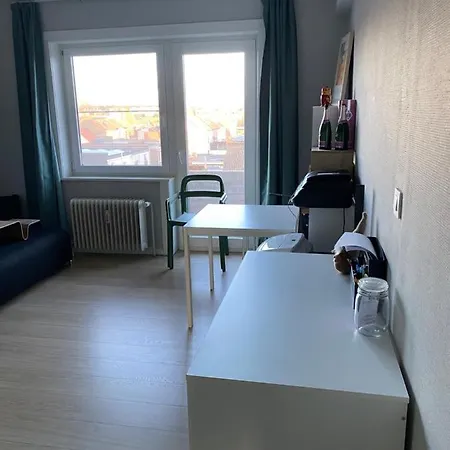 Zeer Ruim Appartement In Oostende *