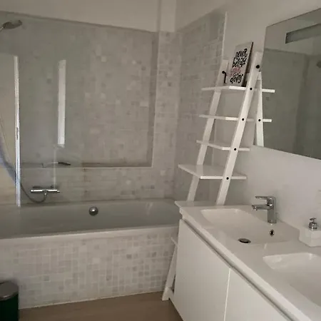 Zeer Ruim Appartement In Oostende Apartment *