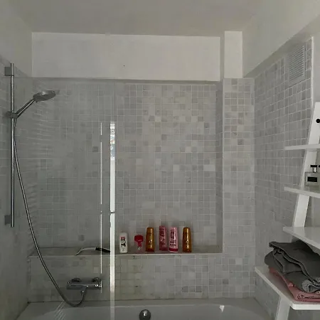 Apartment Zeer Ruim Appartement In Oostende *